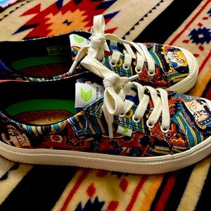 Cariuma limited edition on Japanese art work. Size 9. Like new.